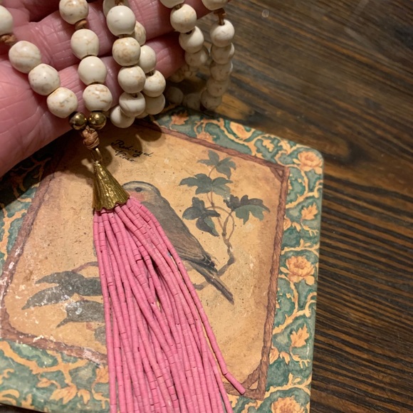 Artsy boho unique Howlite beaded tassel necklace - Picture 4 of 16